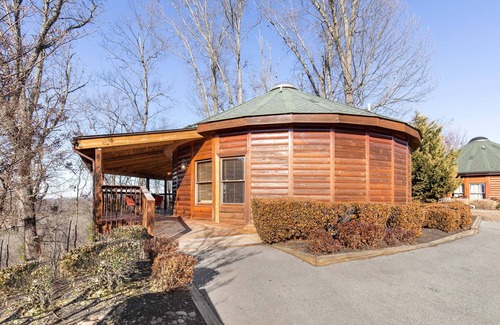 Sevierville Cabin | Just Hangin' Around