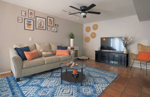 Scottsdale Estates Nine House | Just Launched - Pool - Kitchen - Location Old Town