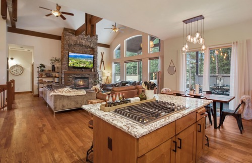 Woodland Park House | JUST LISTED -Family Gathering Paradise! Pool, Arcade, Hot Tubs, Fire Pits & MORE