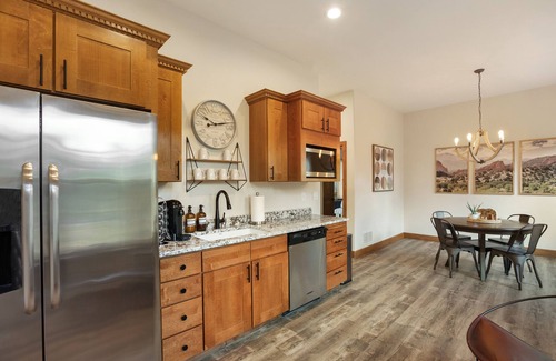 Woodland Park House | JUST LISTED -Family Gathering Paradise! Pool, Arcade, Hot Tubs, Fire Pits & MORE
