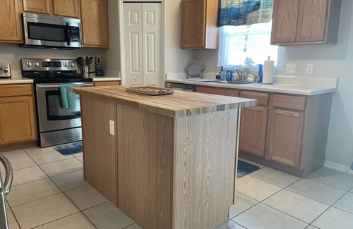 Florida Shores House | Just minutes from the ocean Lg 4 bedroom w/private fenced in pool!