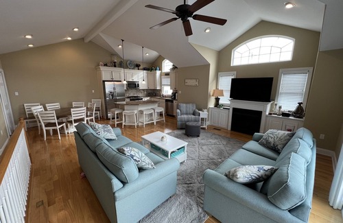 Townsend's Inlet House | Just off Beach Block Spacious Town Home with and easy walk to the Beach!