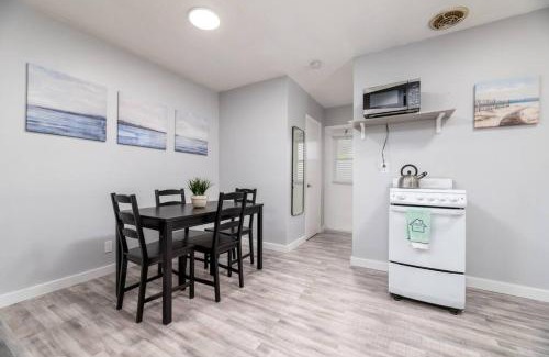 Wilton Manors Apartment | Just Off Wilton Drive Apt 8