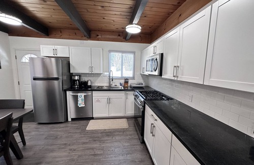 South Lake Tahoe Ski Chalet | Just Remodeled Mountain View Chalet Near Heavenly and Lake