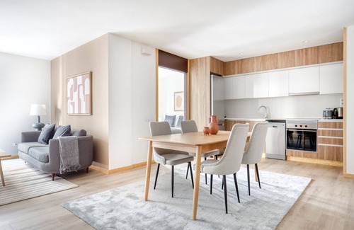 El Born Apartment | Just Renovated El Born 2BR nr Port Vell, by Blueground