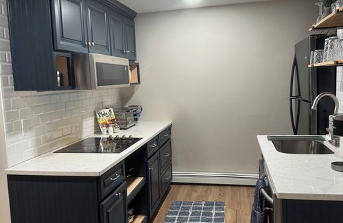 Plymouth Cultural District Apartment | Just Renovated-Spacious 2 Bedroom-Downtown Plymouth-Cozy Get Away
