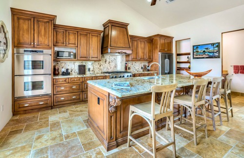 Coachella House | Just six miles to COACHELLA & Stagecoach!