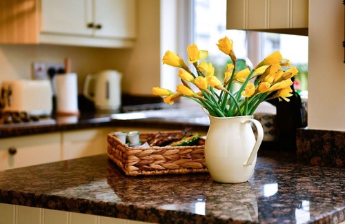 Mumbles Cottage | Just Stay Wales - Castle Square Cottage