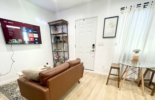 Valley Village House | Just upgraded Bohemian Cottage.Clean & safe spot