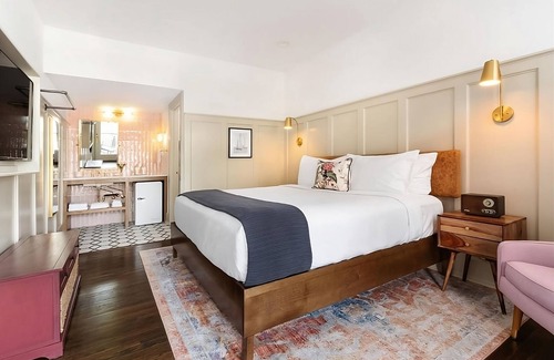 Wilmington Historic District Hotel | Just What You Were Looking For! Pets Allowed, Close to City Stage Theatre