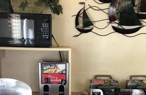 Ponderay House | Just What You Were Looking For! Small Town Charm, Pets Allowed, Free Parking