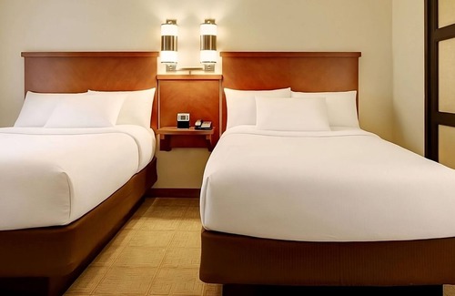 Gwinnett Place Hotel | Just What You Were Looking For! 2 Spacious units. Near Gwinnett Place Mall