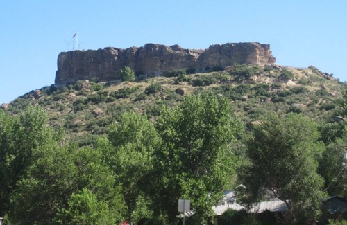Castle Rock House | Just What You Were Looking For! 4 Sleek Units, Free Breakfast, Free Parking