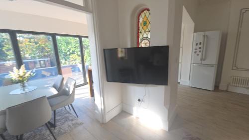 Thornton Heath House | Justin Superb Luxury Holiday Home