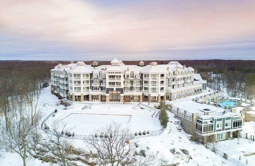 Minett Hotel | JW Marriott The Rosseau Muskoka Resort & Spa