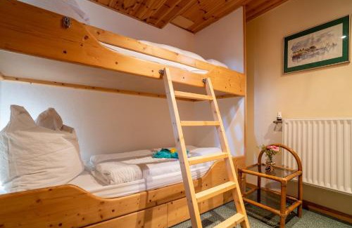 Altstadt Boat Rental | Küstenmotorschiff Aventura