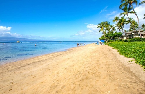 Historic Lahaina Front Street Condo | K B M Resorts: Bay-35, 5 Bedroom Ocean Front House On Baby Beach, Sleeps 10 - Steps to Water, 180 Degree Ocean Views, Sunsets, Includes Rental Car!