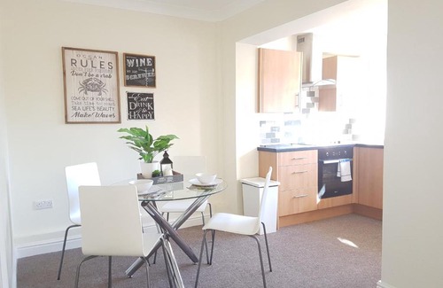 Southampton House | K Suites - Alder Road - FREE Parking