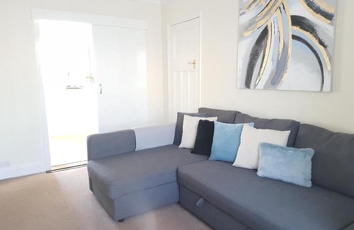 Southampton House | K Suites - Alder Road - FREE Parking