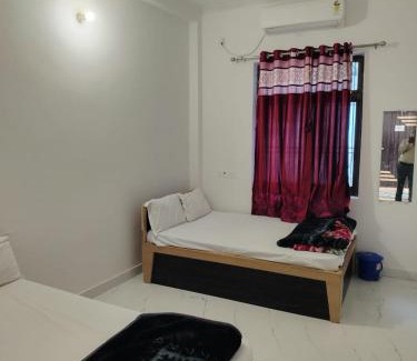 Sarnath Hotel | K V INNs