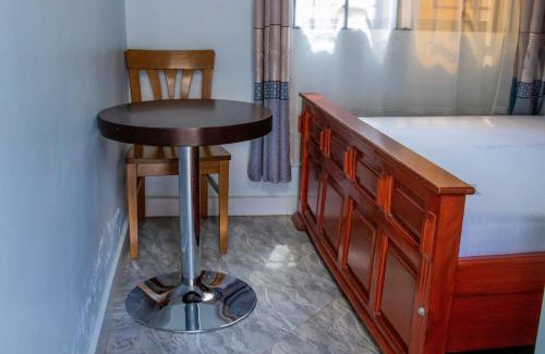 Dar es Salaam Bed & Breakfast | K WEST LODGEs