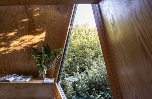 Tintagel Cabin | K2 Kudhva Treehouse Cabin for 2 in Tintagel