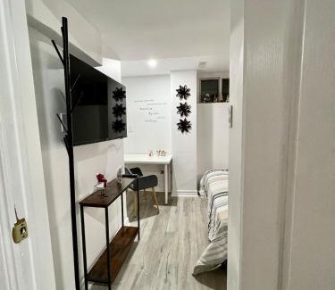 Malton House | K9 Room Near Airport