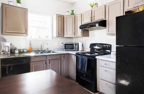 Weinland Park House | K9 Welcome-Fairground/OSU-Parking