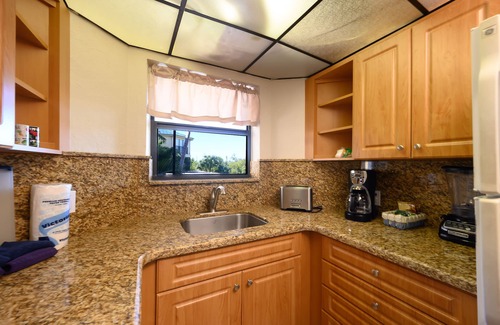 Marathon Villa | KA Beach, dock, Pool, Kitchen, Tennis, Hot Tub, tropical paradise