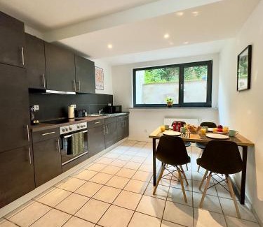 Kaarst Apartment | Kaarst-Apt für 4, Zentral, Gemütlich, privater Parkplatz