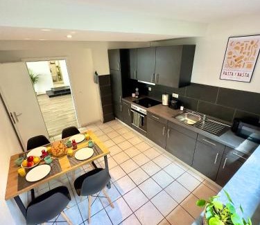 Kaarst Apartment | Kaarst-Apt für 4, Zentral, Gemütlich, privater Parkplatz
