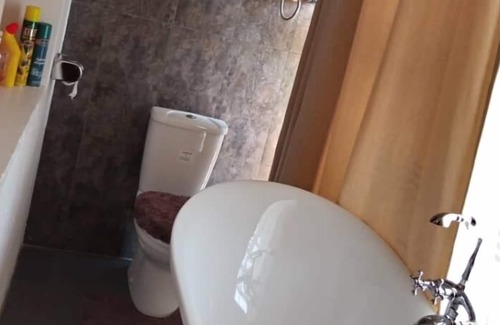 Kampala House | Kaazi LakeFront Villas