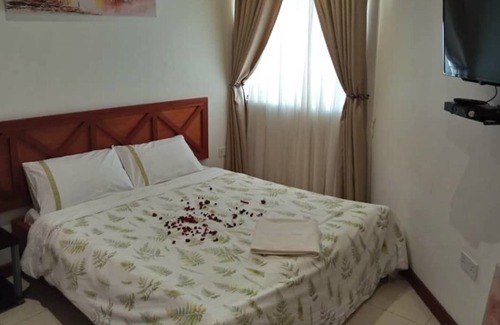 Kampala House | Kaazi LakeFront Villas