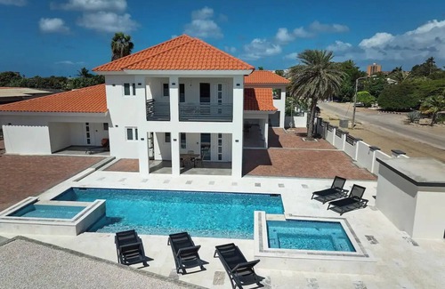 Koyari House | Kaikushi Pool Penthousenn