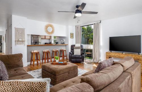 Historic Kailua Village House | Kailua Bay Resort 4-206 Corner Oceanview Downtown Unit