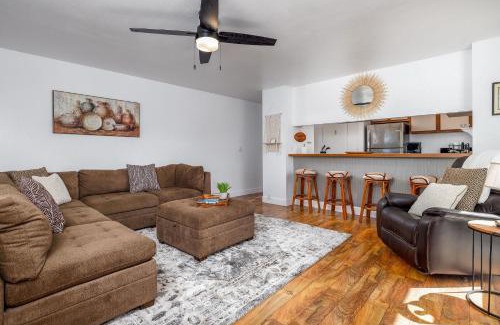 Historic Kailua Village House | Kailua Bay Resort 4-206 Corner Oceanview Downtown Unit