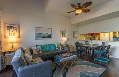 Historic Kailua Village House | Kailua Bay Resort 4-303