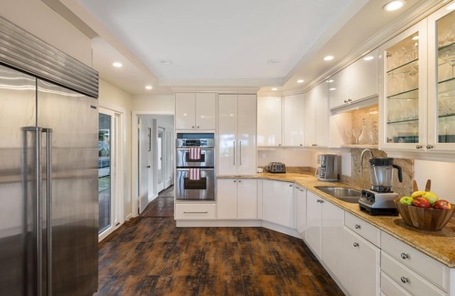 Kalama Tract House | Kailua Beach Front - Last Minute Discounts Available Now!