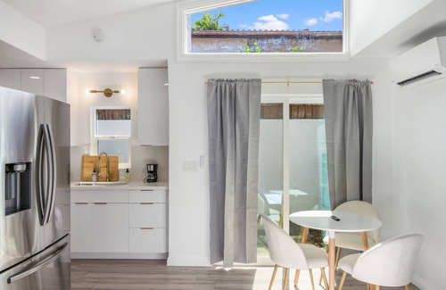Keolu Hills Apartment | Kailua Beachside Studio - Fast WiFi, A/C, Parking