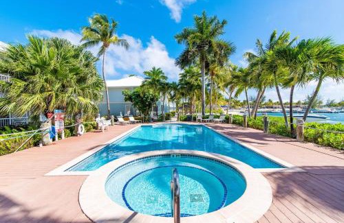 Rum Point Apartment | Kailua condo