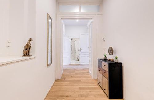 Karlin Apartment | Kaizl Park Residence