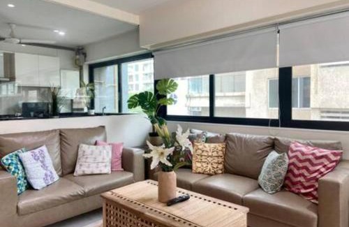 Bandra West Apartment | Kakad Classic 360, 16th Rd, Pali Village, Khar West by Connekt Homes
