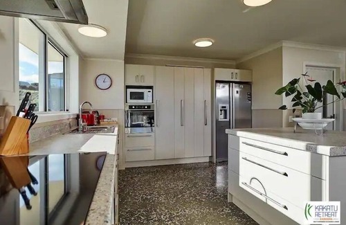 Kaikoura Apartment | Kakatu Retreat - Golfers View, Kakatu Retreat | Golfers View | Breakfast Included