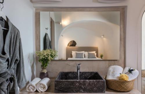 Oia Apartment | Kaleidoscope Cave Houses