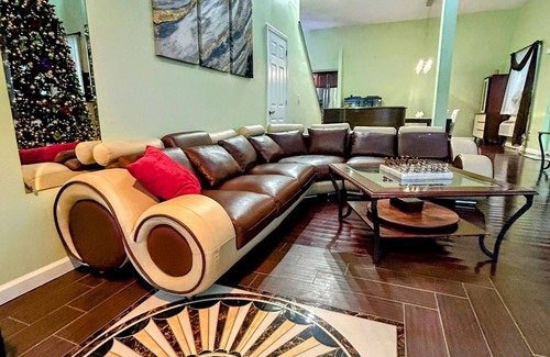 Stroudsburg House | Kaleidoscope Cottage, near Outlets, and all that Poconos has to offer