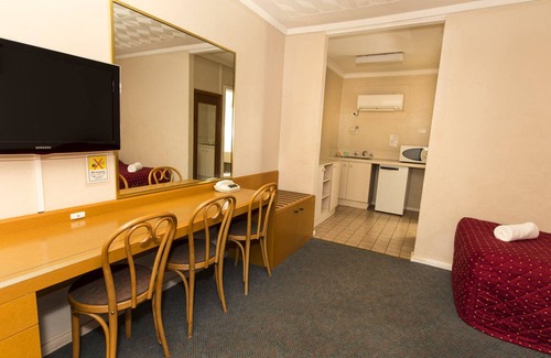 Somerville Hotel | Kalgoorlie Overland Motel