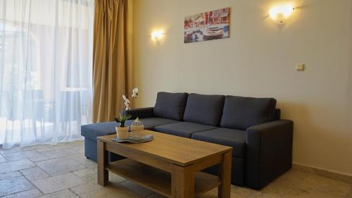 Topola Apartment | Kaliakria Sea View apartment Flor de luna 21