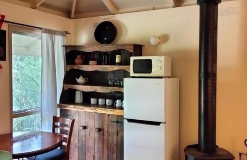 Kalimna Cottage | Kalimna Woods Cottages