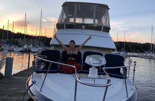 Douglas Boat Rental | Kalisha Yacht Carver 35