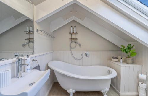 Kalk Bay House | Kalk Bay Condo at The Majestic